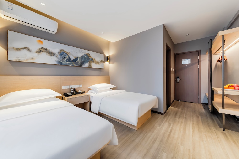 Comfort Twin Room