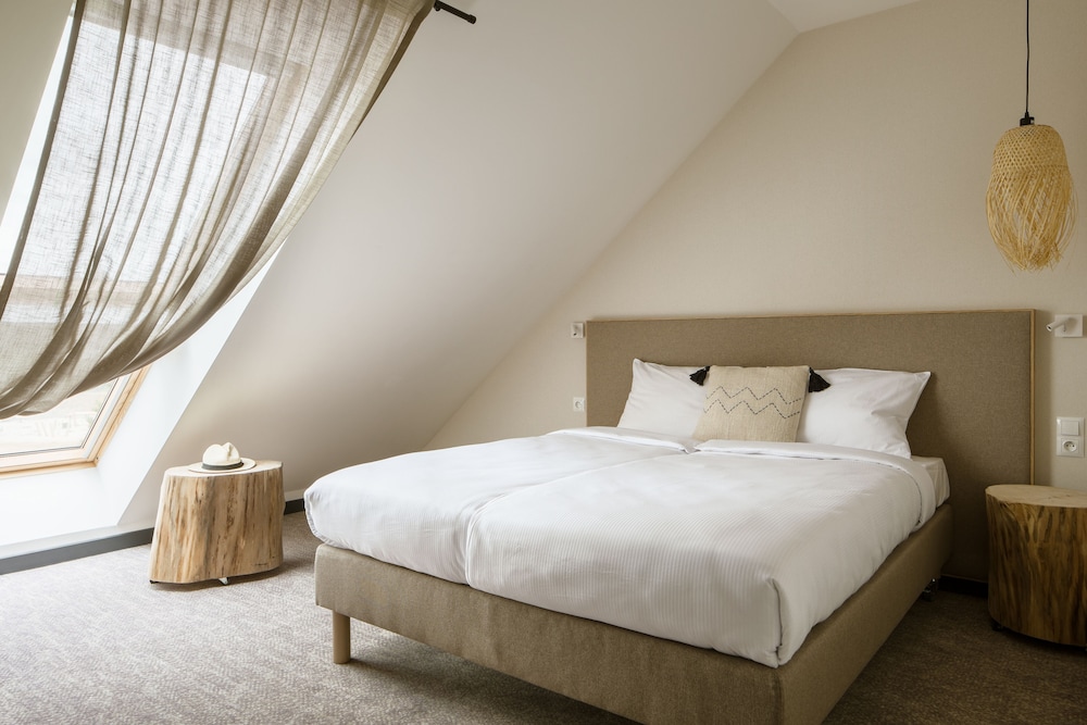 One-Bedroom Apartment - Photo 15