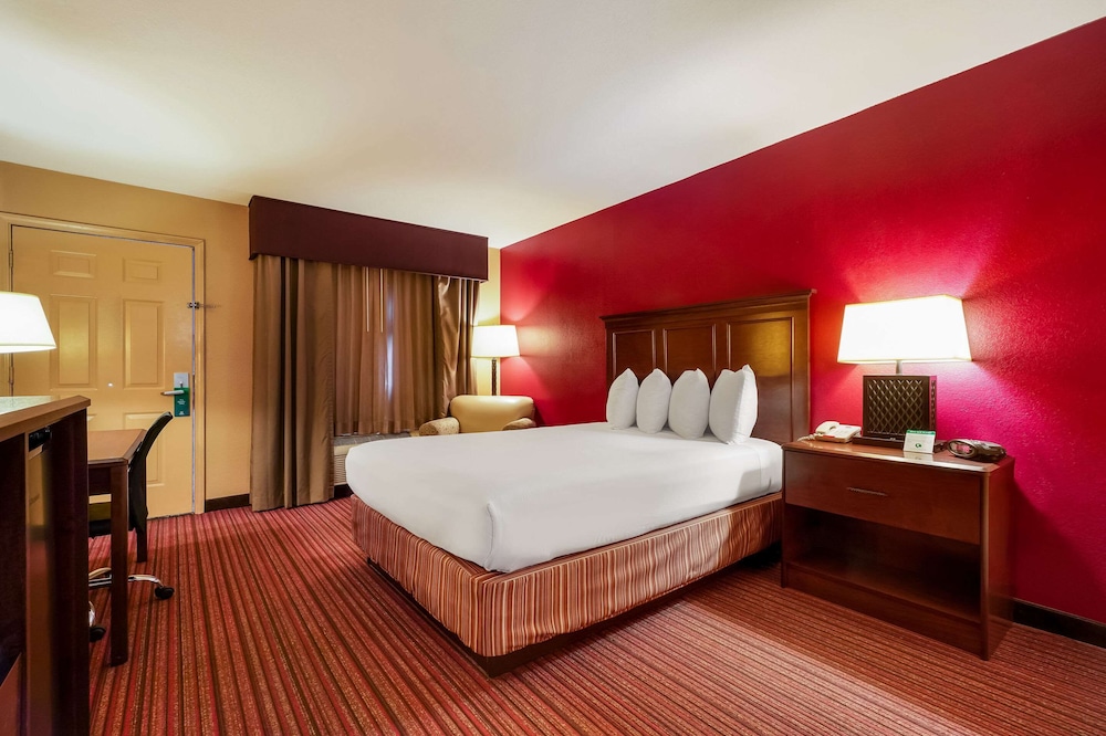 Standard Room, 1 Queen Bed, Non Smoking (Different Bldg)