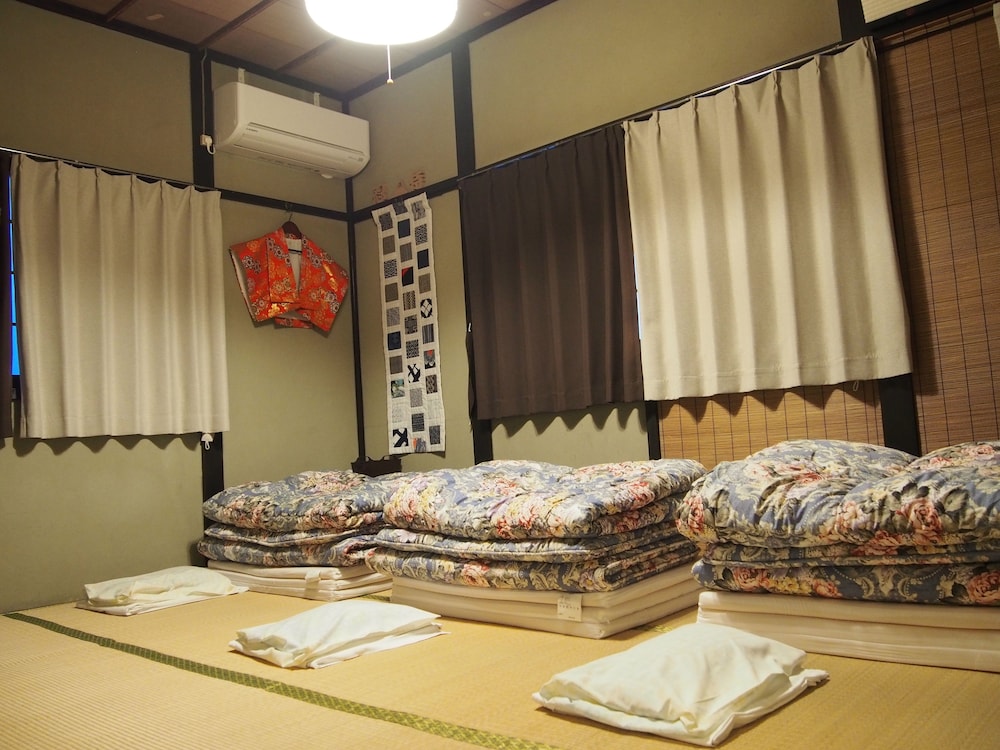 Japanese-Style Room, Shared Bathroom photo 1