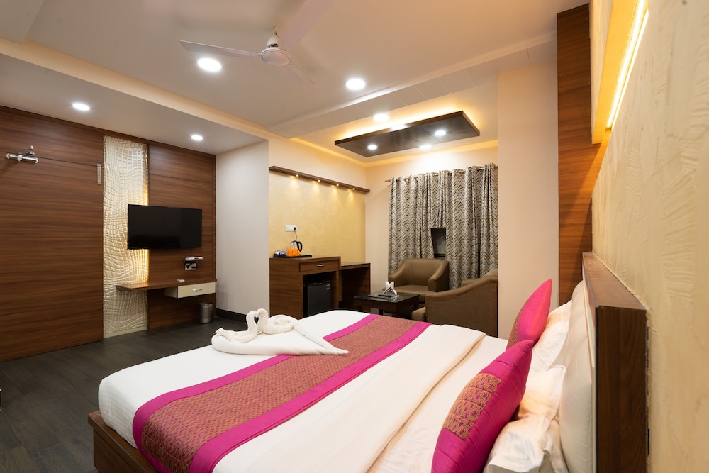 Executive Room - Photo 1