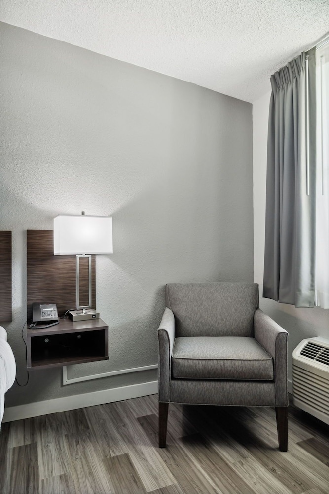 Standard Queen Room - Photo 3