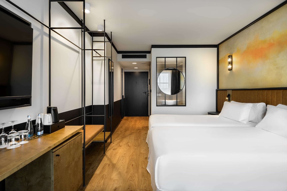 Superior Room - Photo 9