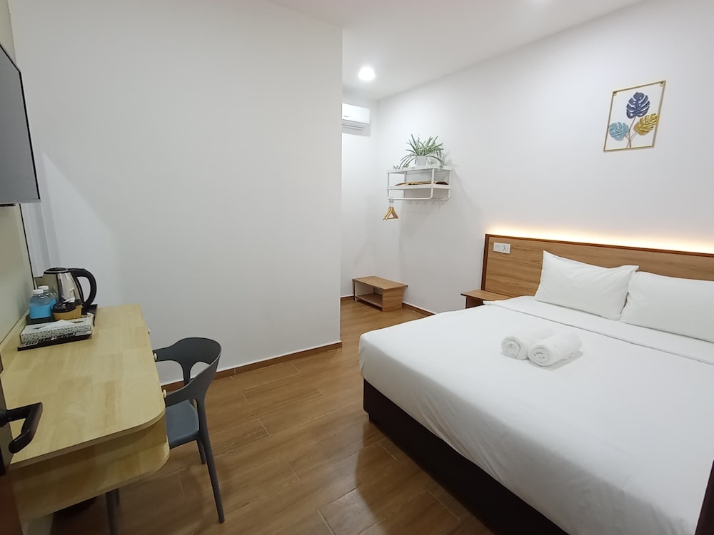 Premier Queen Room Without Window
