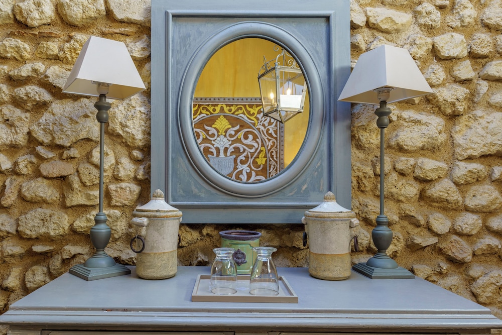 Suite, 2 Bedrooms photo 2