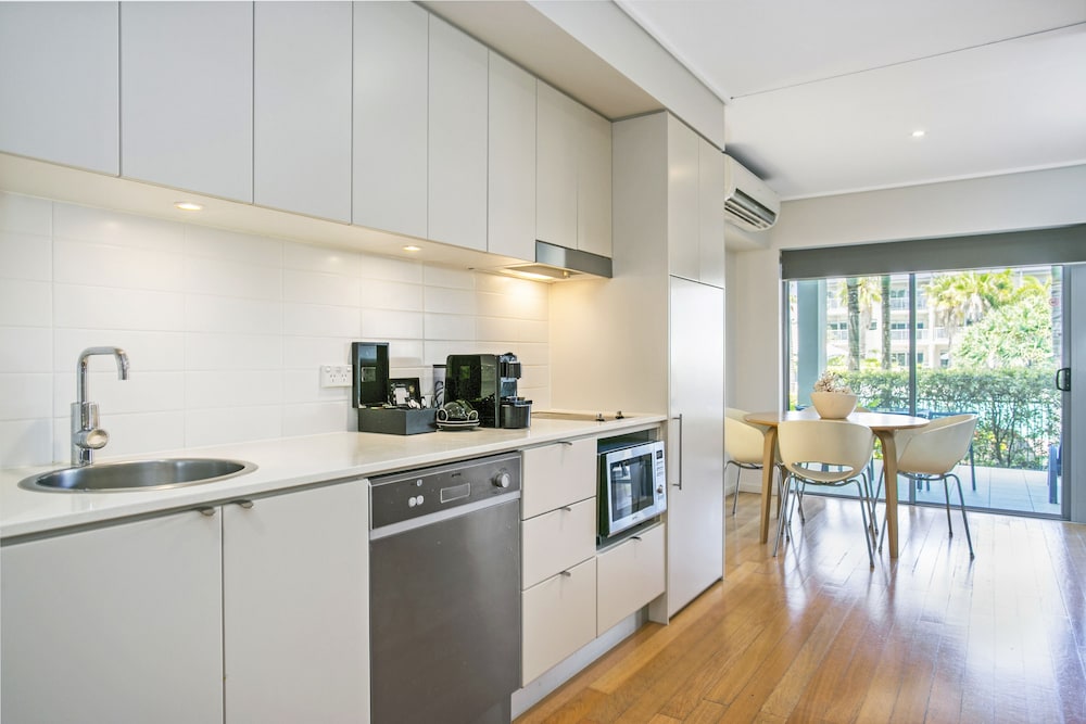 3 Bedroom Spa Suite - Dual Key - Weekly Housekeeping - Photo 2