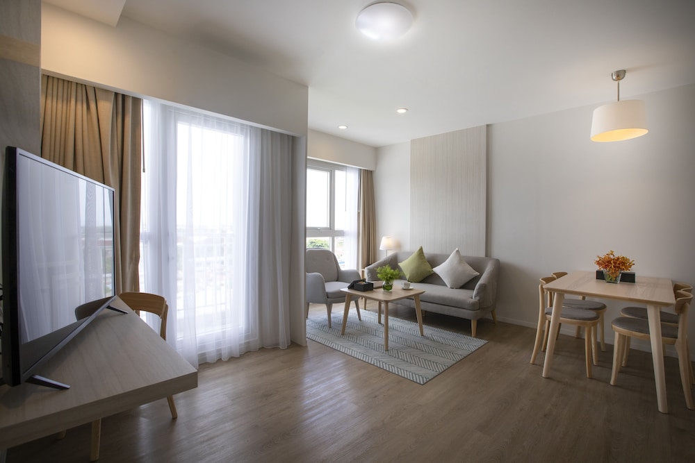 One Bedroom - Photo 6