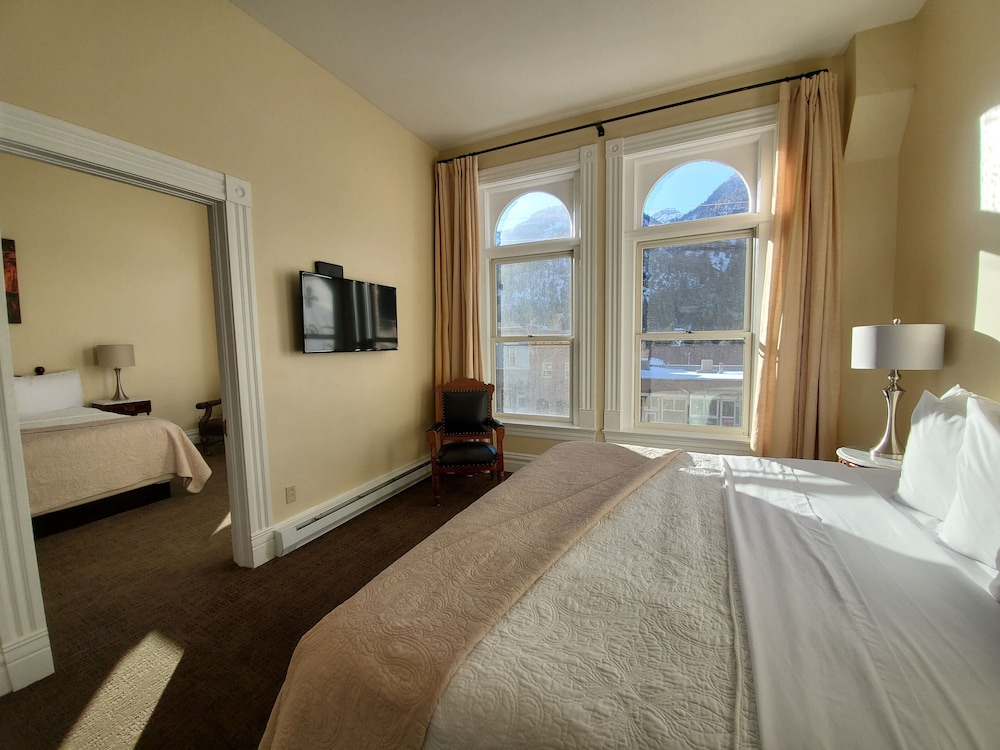 Suite 7 - 2 Bedroom Suite