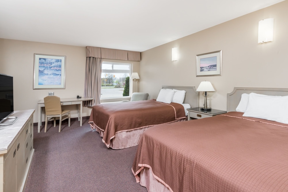 Suite, 2 Double Beds photo 1