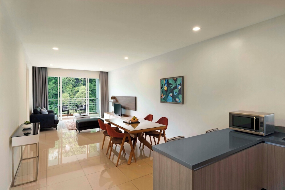 Deluxe Suite Lakeview