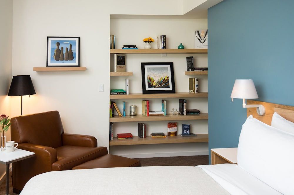 Premium Room, 1 King Bed