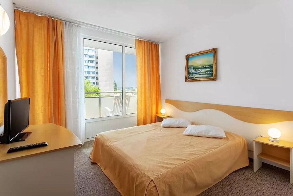 Apartment, Partial Sea View