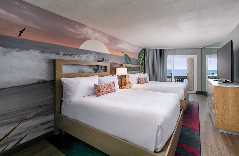 Premium Suite, 2 Queen Beds, Balcony, Ocean View photo 3