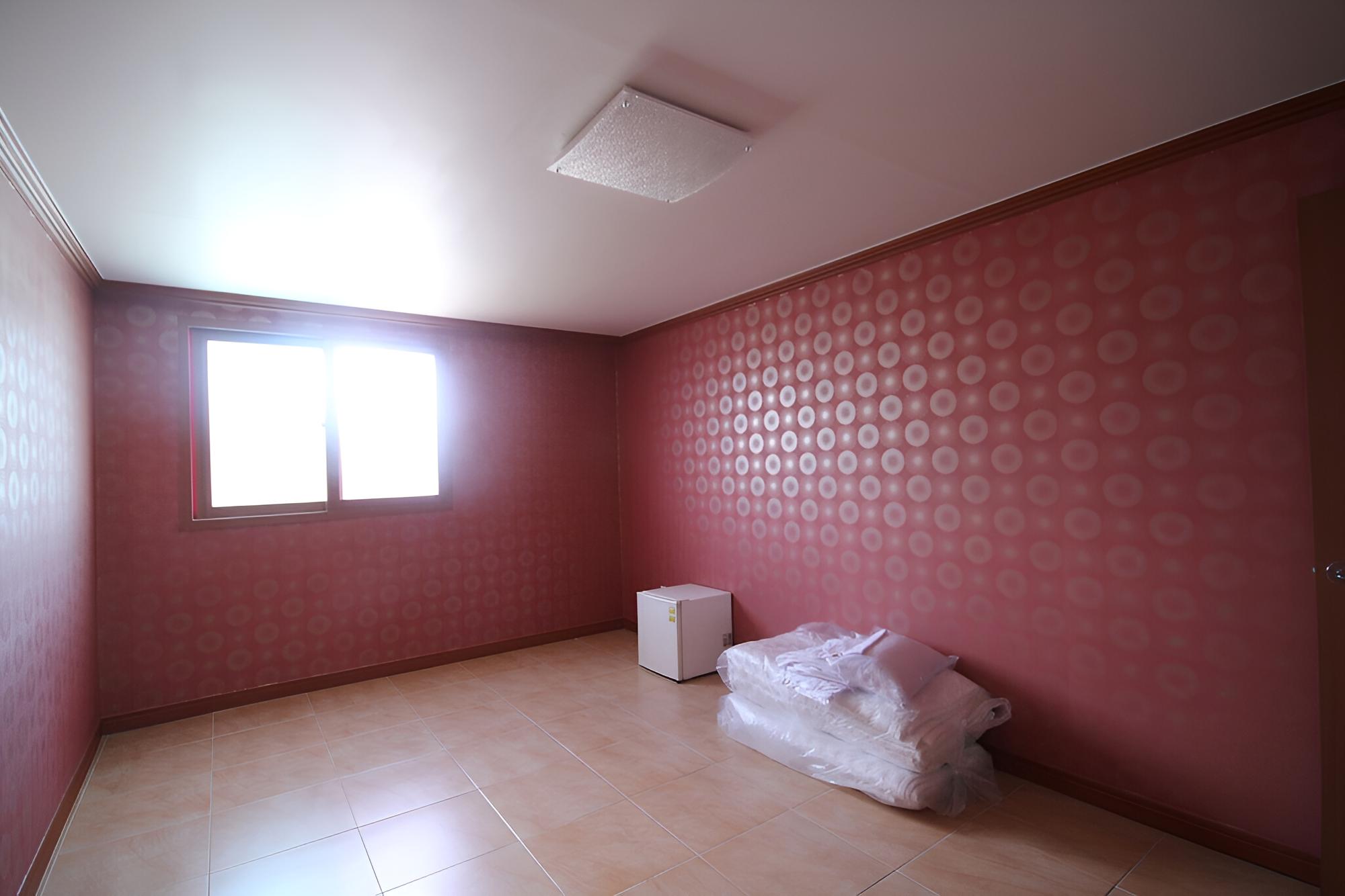 Room (Suite Room - Condo (Call before Booki) - Photo 1