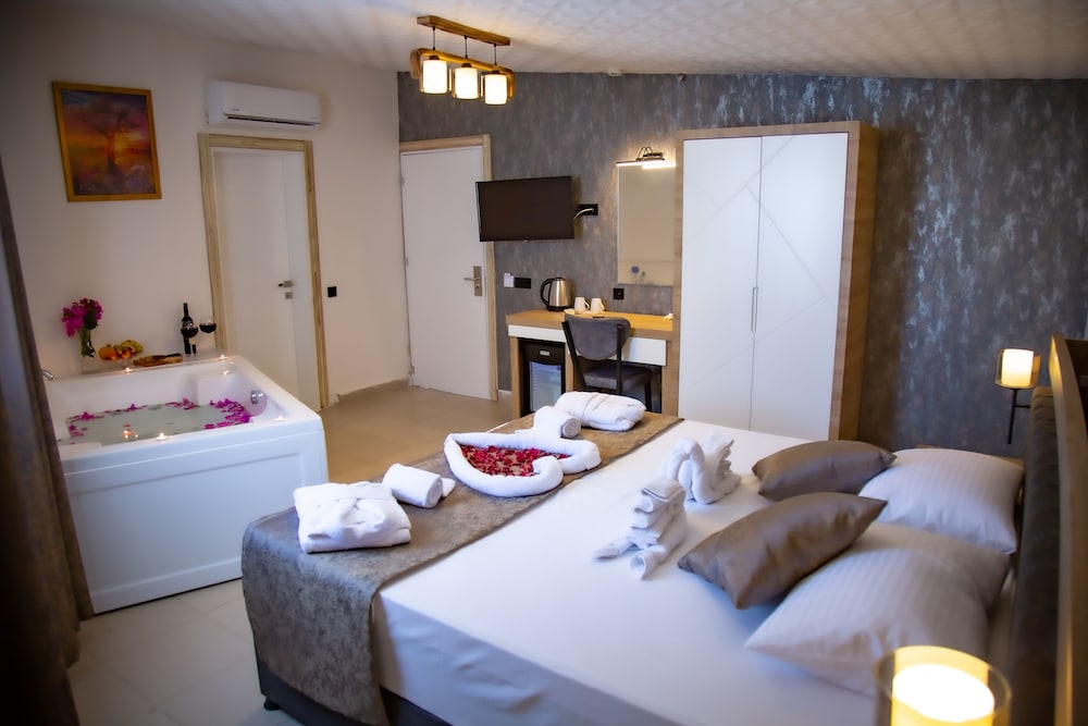 Luxury Suite