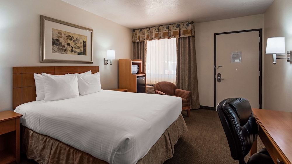 Standard Room, 1 Queen Bed, Accessible, Bathtub (Pet Friendly) photo 2