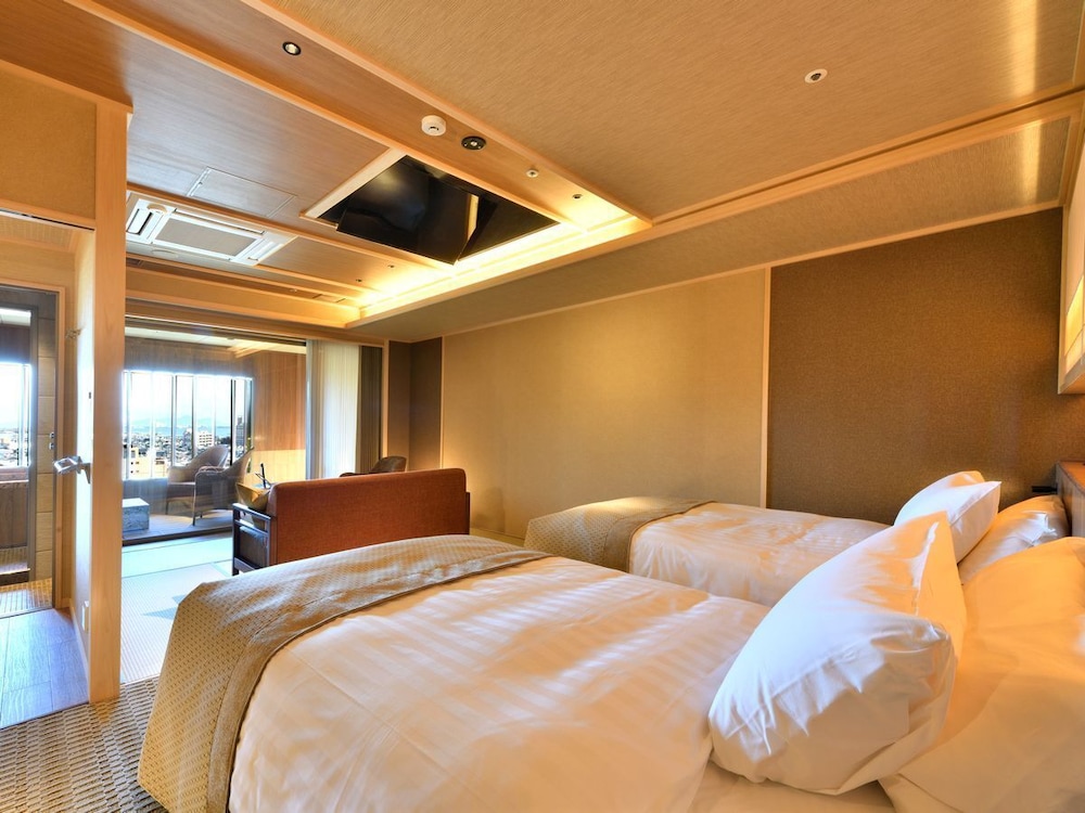[KAROI Luxury floor] Japanese Style KAROI Suite  YAMABUKI with Open Air Bath, Non Smoking