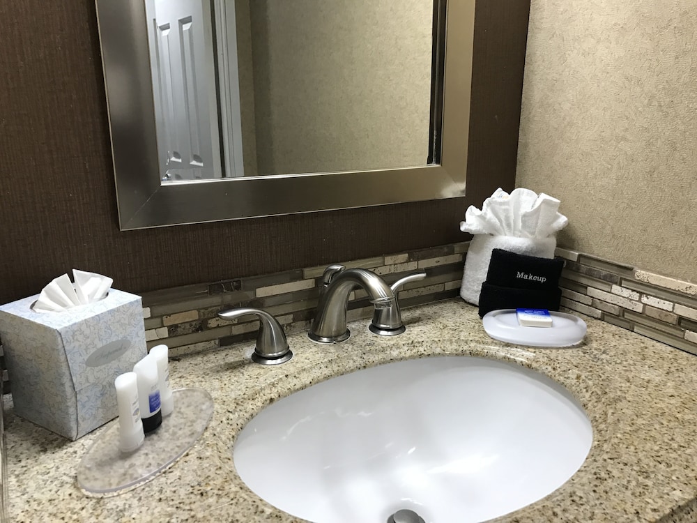 Suite, 2 Queen Beds, Non Smoking, Kitchenette - Photo 10