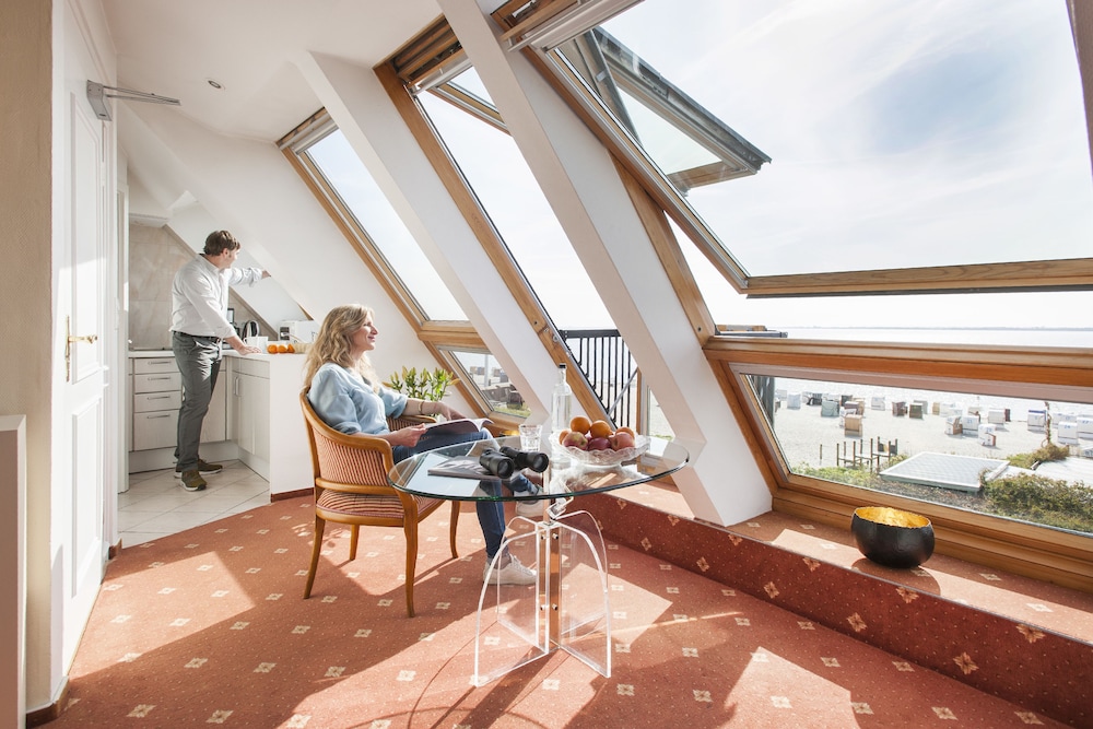 Junior Suite, Sea View, Beachside photo 3