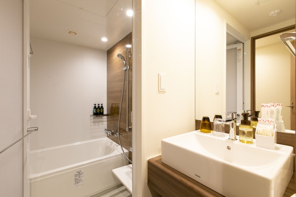 Superior Twin Room, Non Smoking - Photo 16