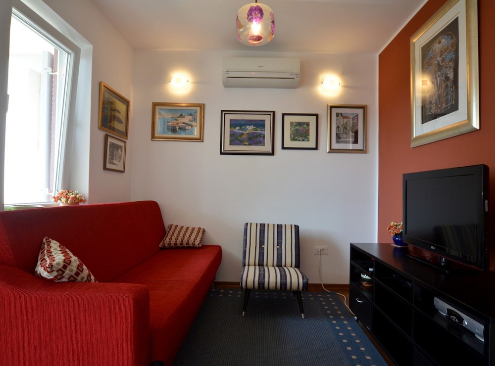 Apartment (One Bedroom Apartment with Balcony)