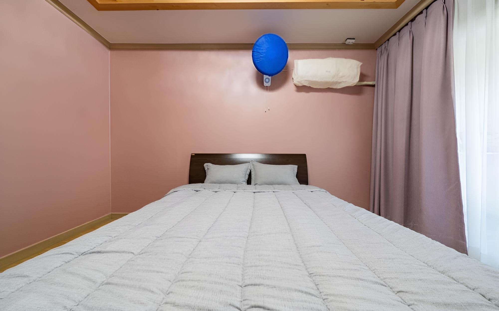 Room (Room 302) photo 3