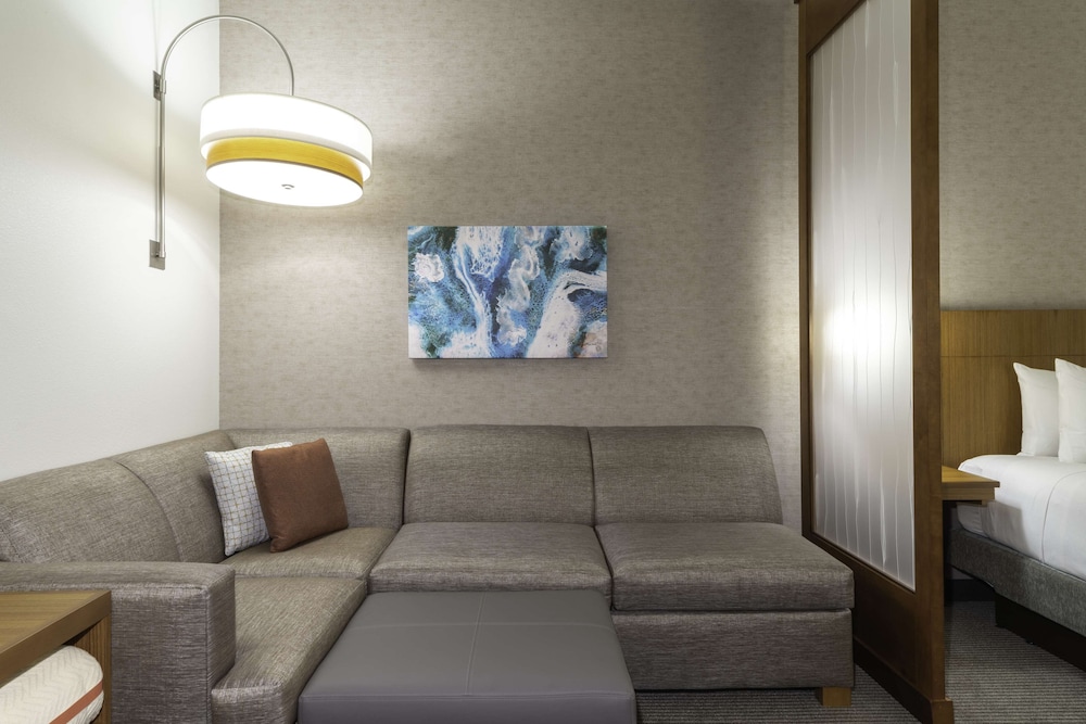 Room, 1 King Bed with Sofa bed (High Floor) - Photo 4