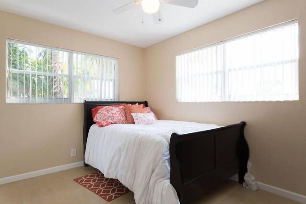 Standard House, 4 Bedrooms, Accessible photo 3