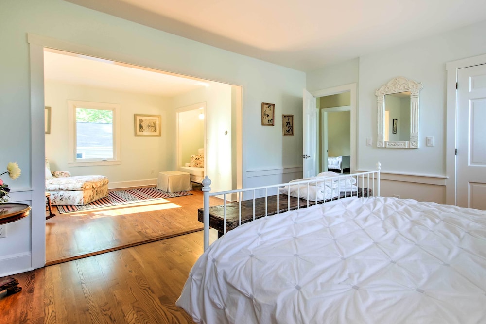 House (Multiple Bedrooms) photo 2