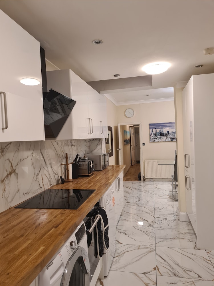 City Room photo 3