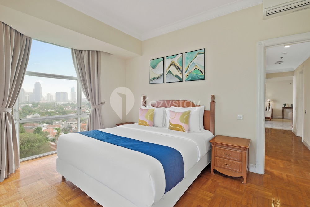 Classic Apartment, 2 Bedrooms, City View