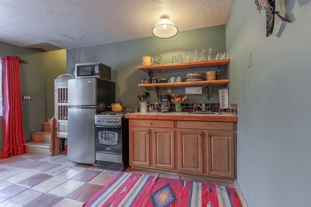 Deluxe Suite, 2 Bedrooms, Hot Tub, Garden View photo 3