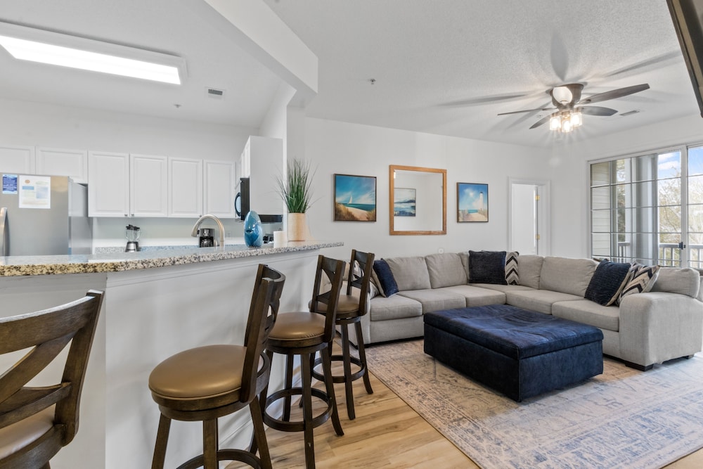 Condo, 3 Bedrooms
