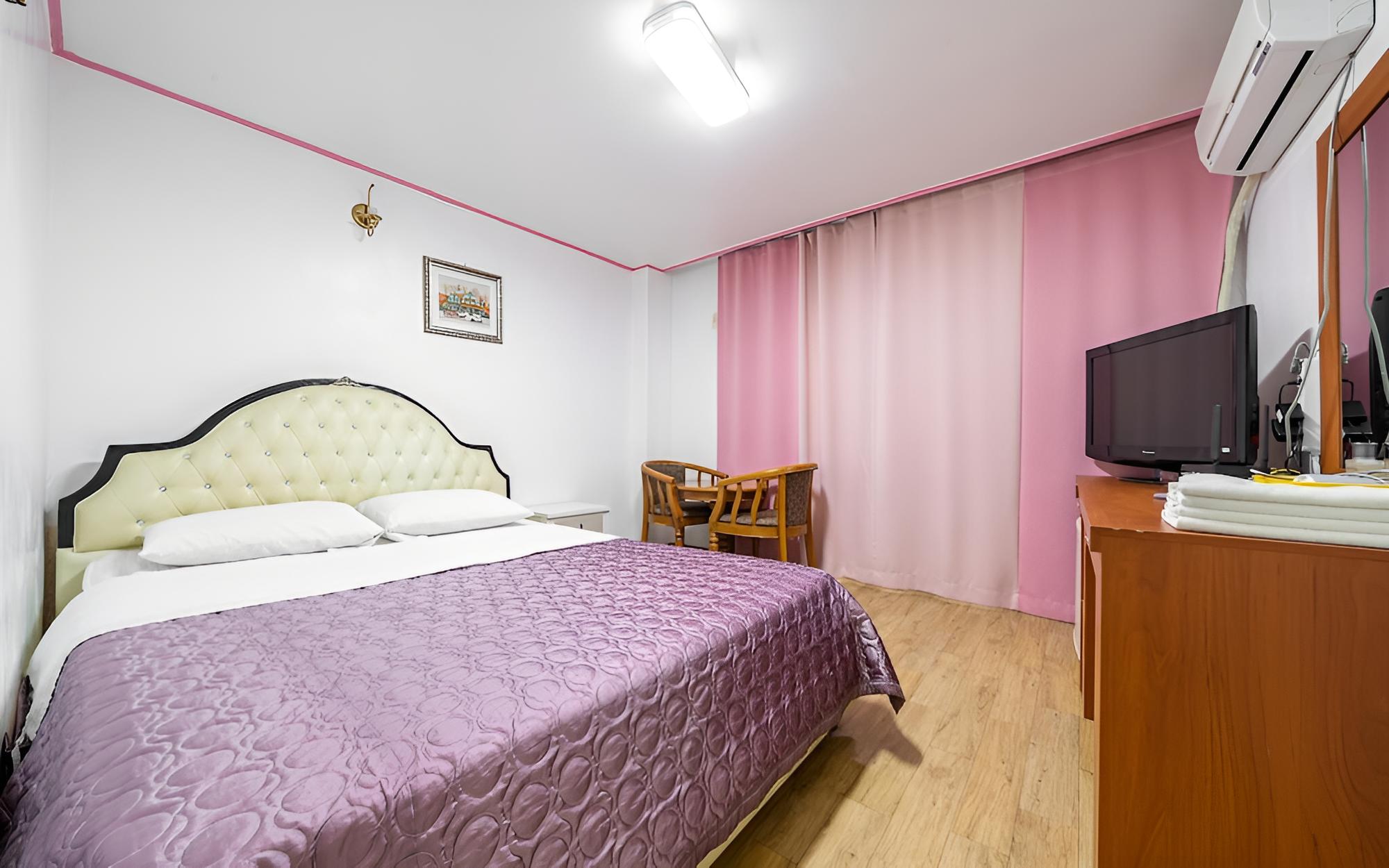 Room (Western-style room (double room)) - Photo 3