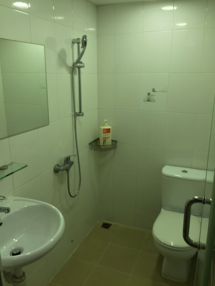 Deluxe Twin Room, 2 Twin Beds (No Windows) photo 2