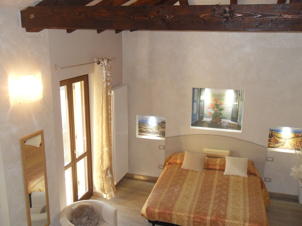 Standard Room photo 3