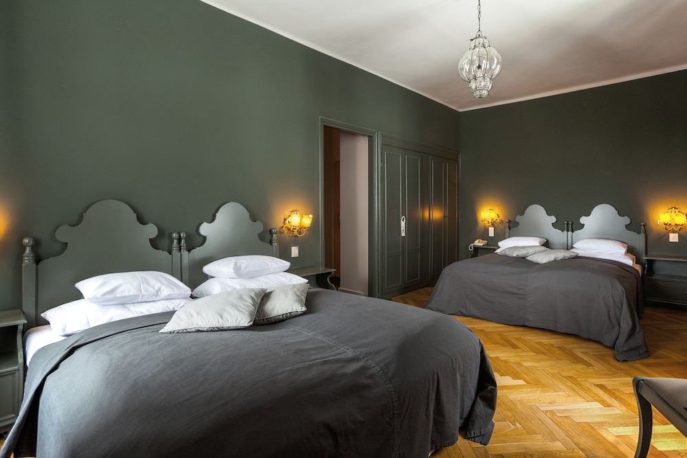 Basic Quadruple Room photo 1