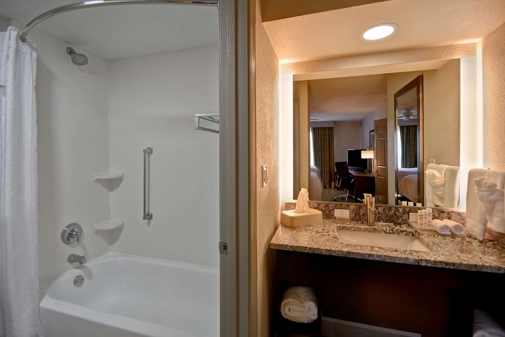 Premium Suite, 2 Double Beds, Non Smoking - Photo 9