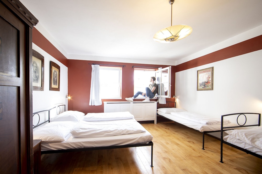 Family Room (Ensuite)