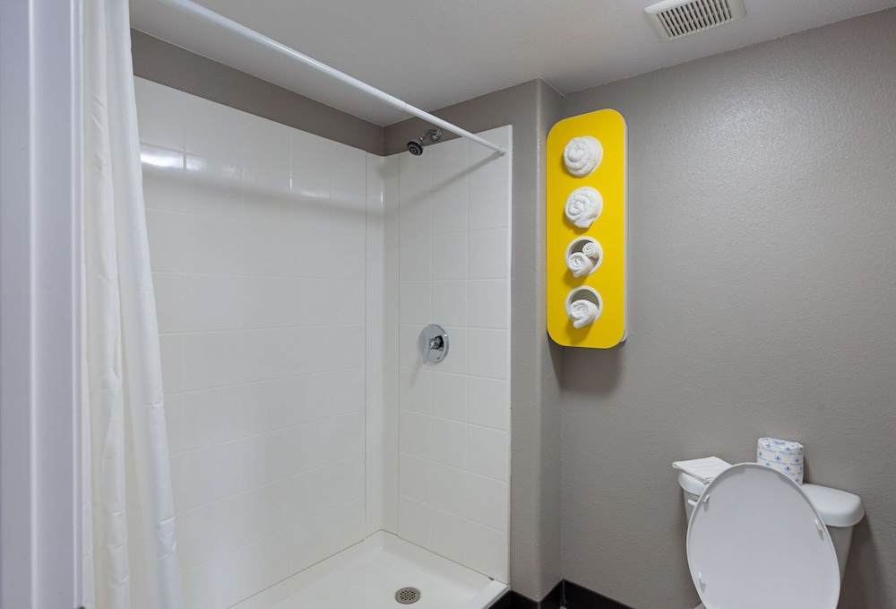 Standard Room, 2 Queen Beds, Non Smoking, Kitchenette - Photo 8