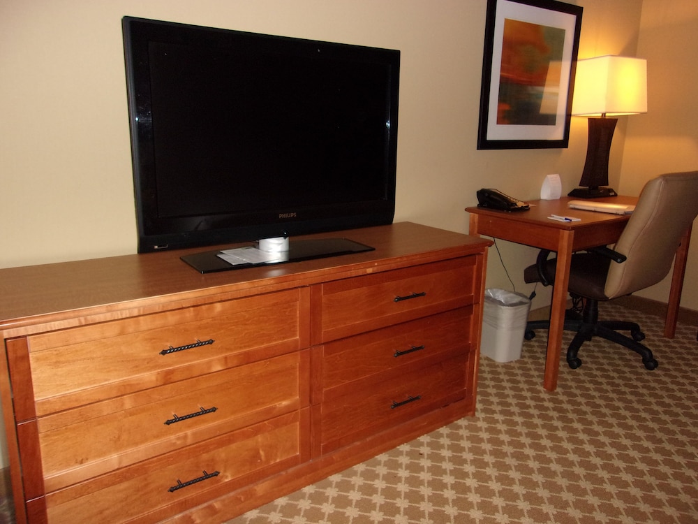 Suite, Multiple Beds - Photo 6