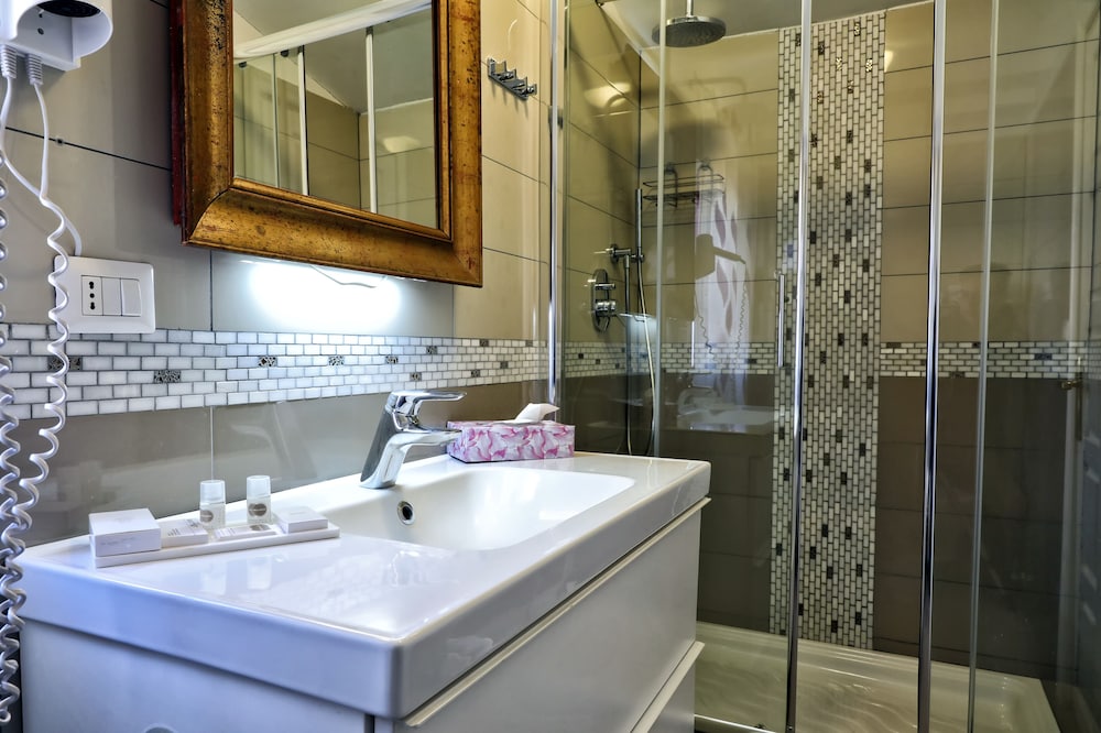 Deluxe Suite photo 3