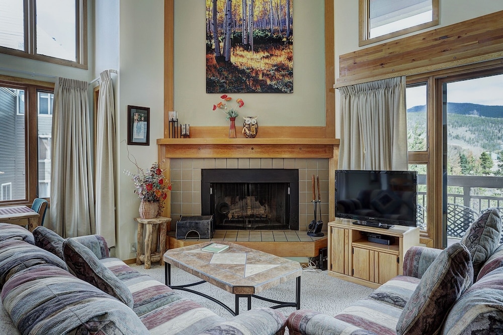 Condo, 2 Bedrooms
