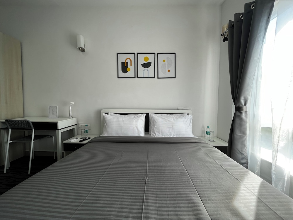 Deluxe Room, 1 Double Bed - Photo 16