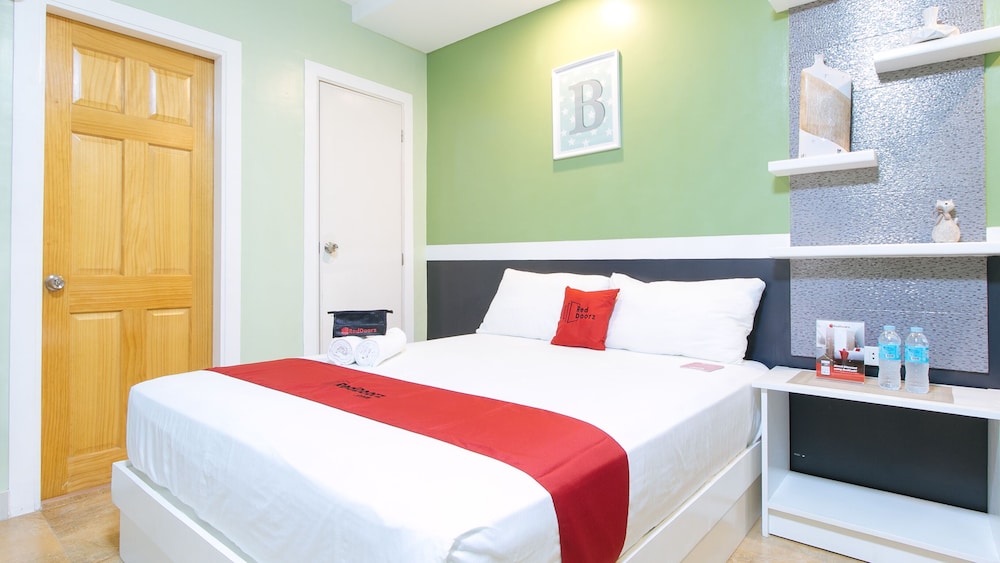 Deluxe Room - Photo 5