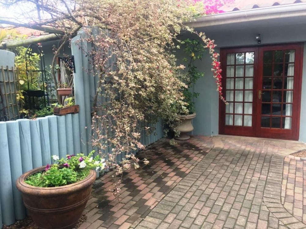 Luxury Garden Room photo 3