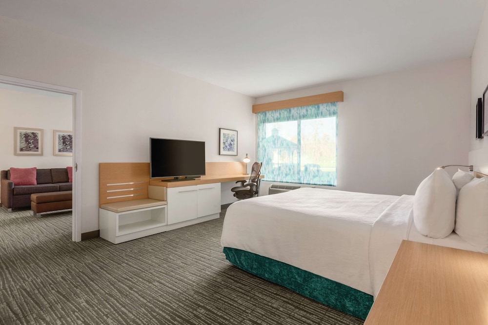 Suite, Accessible - Photo 3