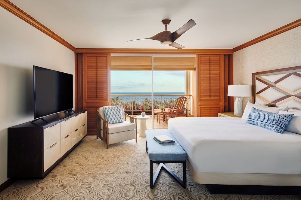 Royal Suite, 1 Bedroom, Club Lounge Access, Ocean View (Napua)