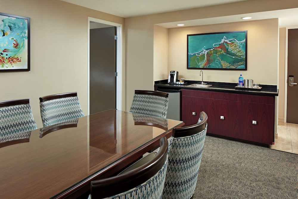 Suite, 1 King Bed, Non Smoking (Conference) - Photo 7
