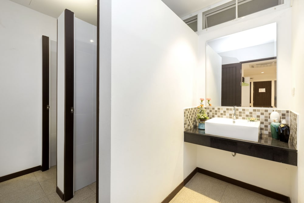 Deluxe Suite (6 Adults) photo 3